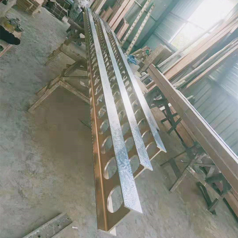 aluminio kamachiqkunamanta astawan ñawiriy
